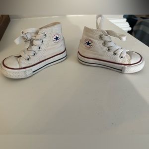 Converse baby shoes size 4